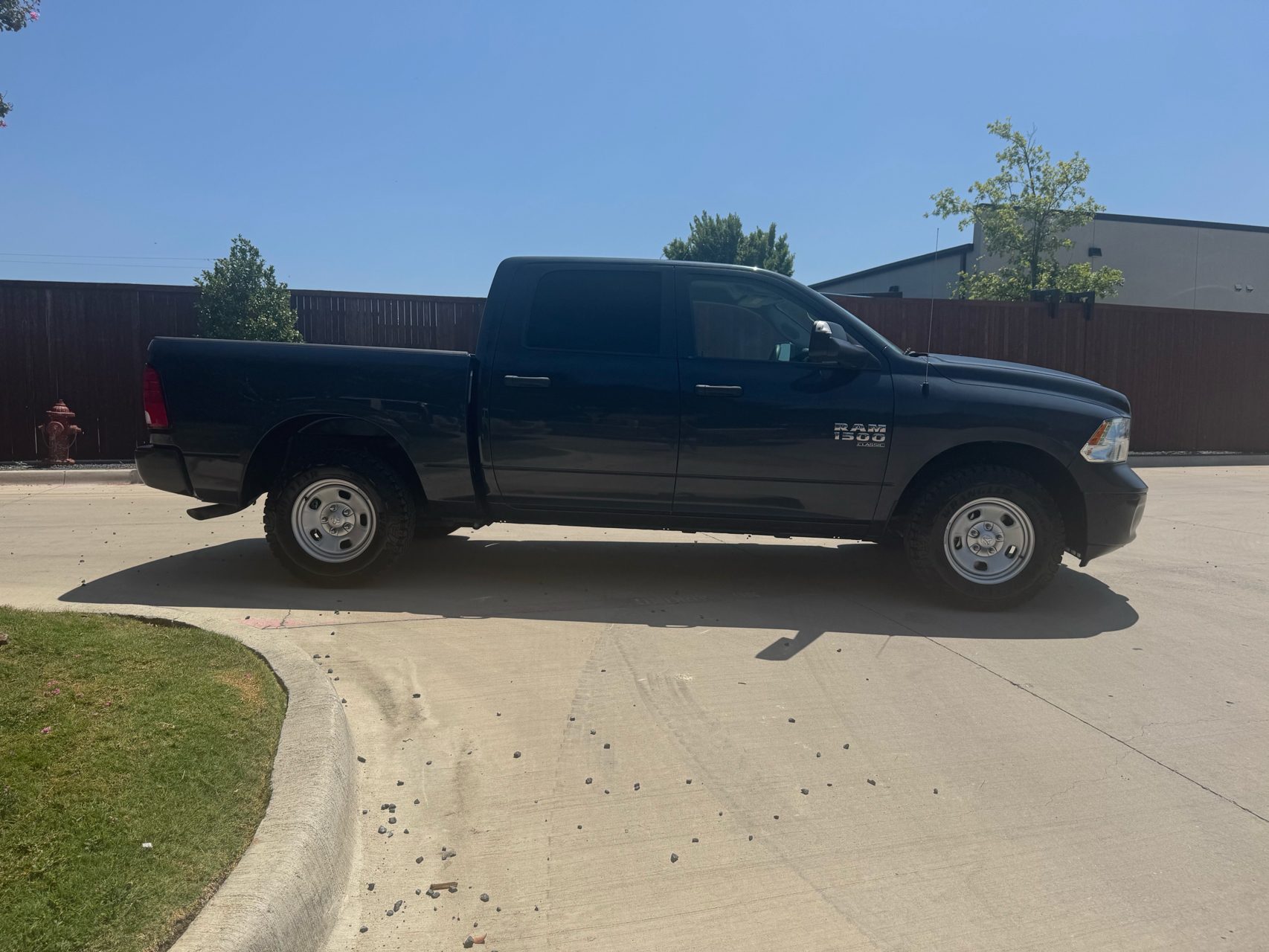 ram ram 1500 classic 2019 1C6RR7KG0KS666760 image ram ram 1500 classic 2019 1C6RR7KG0KS666760 image